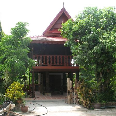 Teak house Chiang Mai Hotel Luaran gambar