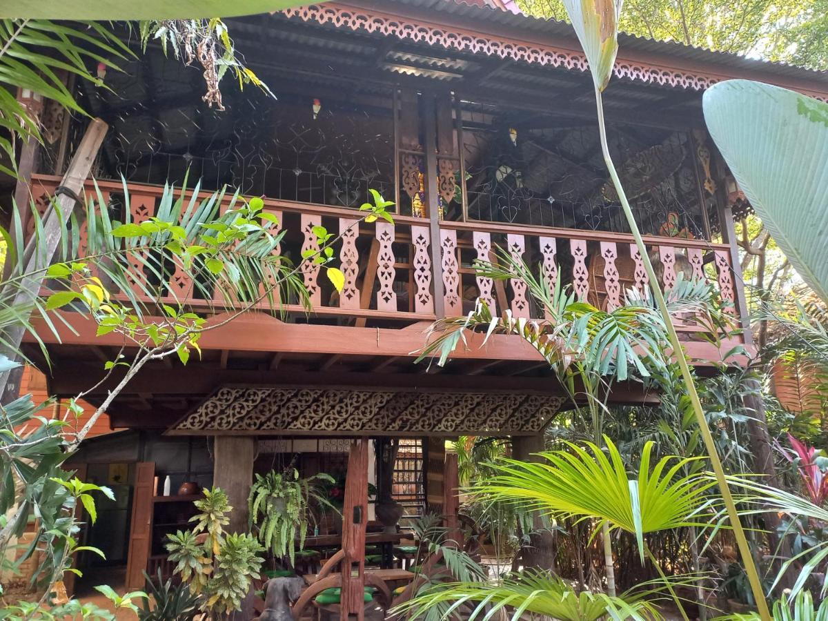 Teak house Chiang Mai Hotel Luaran gambar