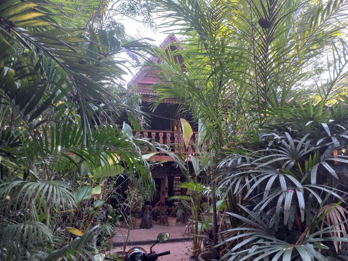 Teak house Chiang Mai Hotel Luaran gambar