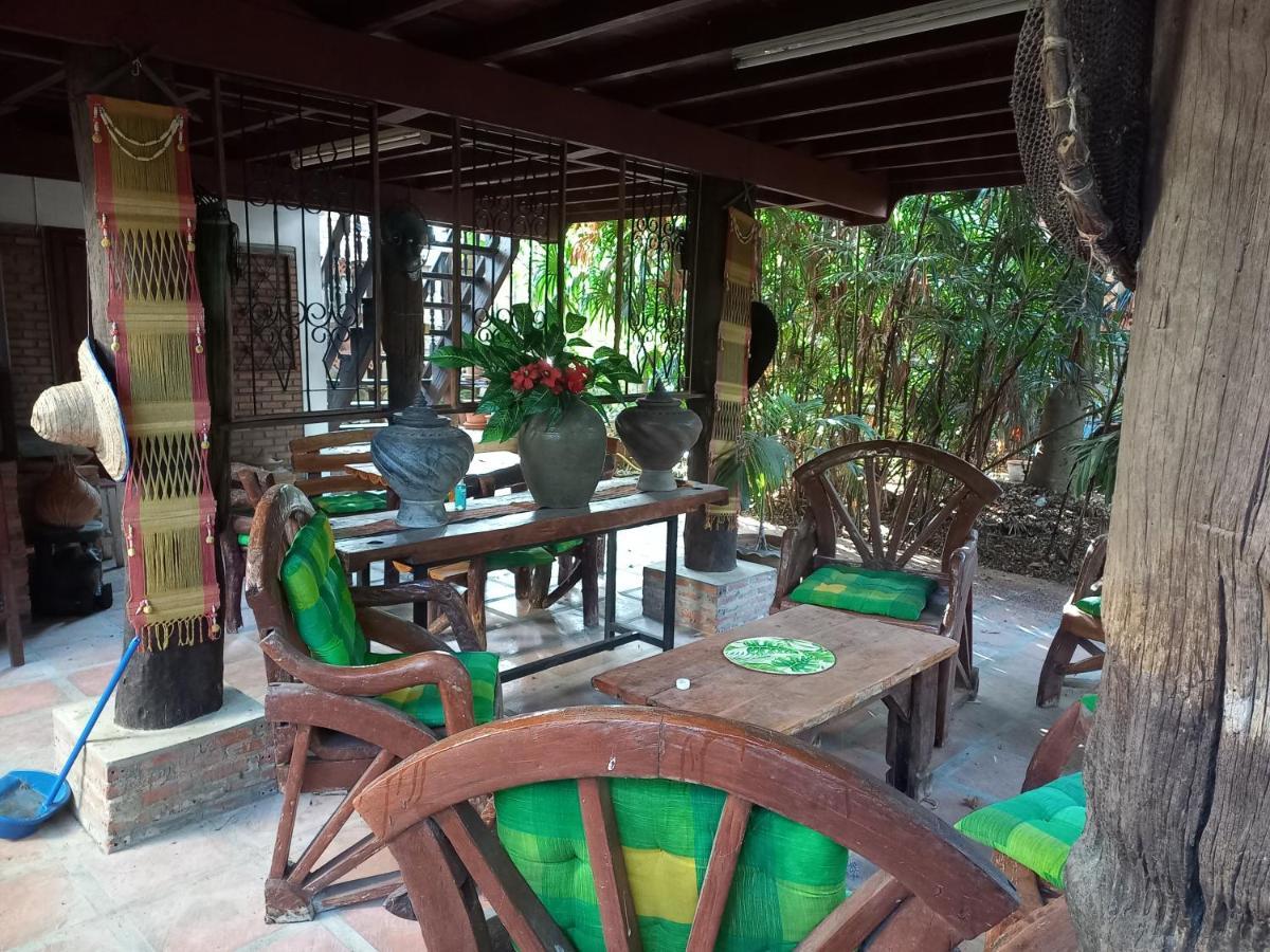 Teak house Chiang Mai Hotel Luaran gambar