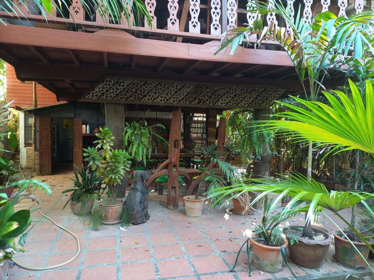 Teak house Chiang Mai Hotel Luaran gambar